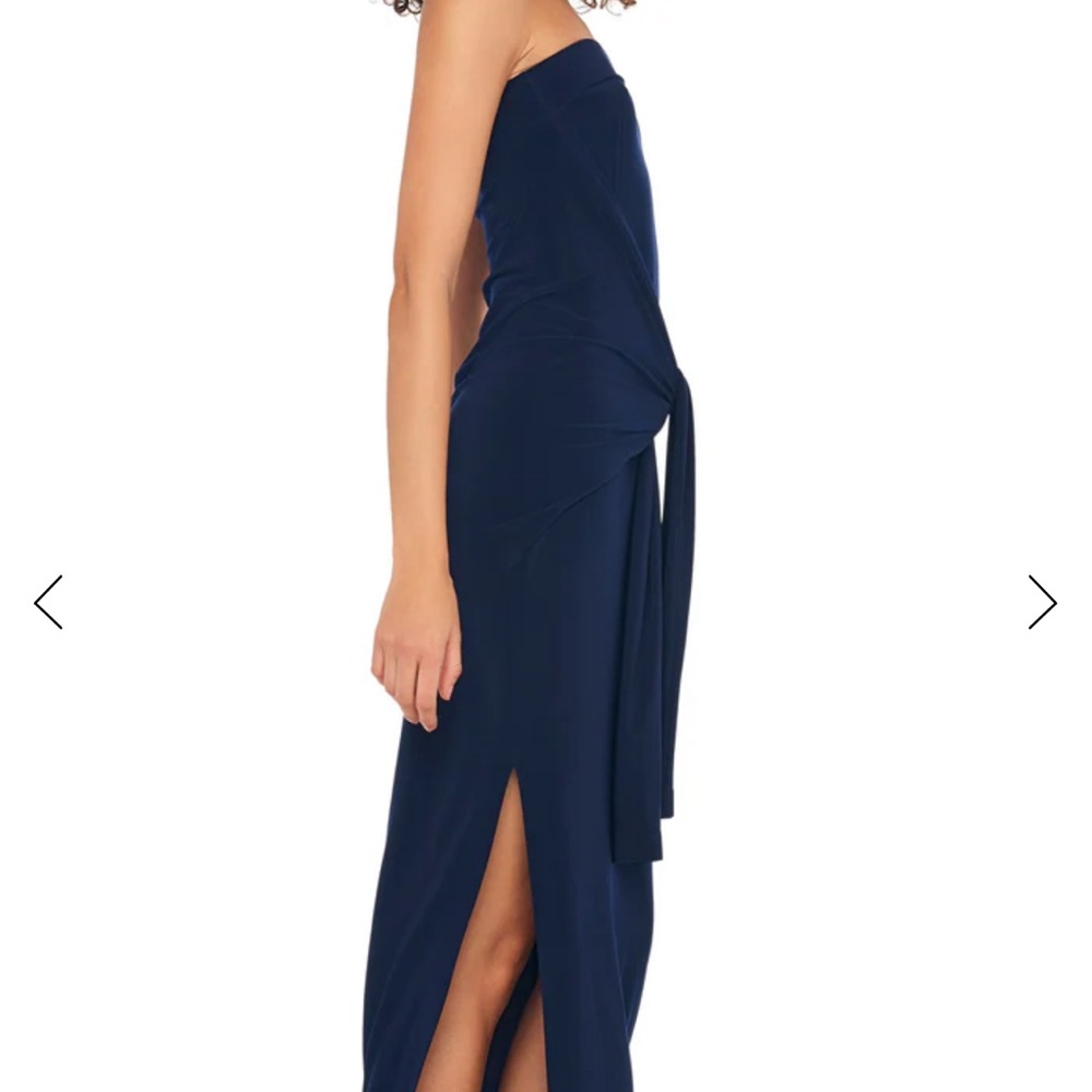 Elegant Navy Blue Strapless Dress